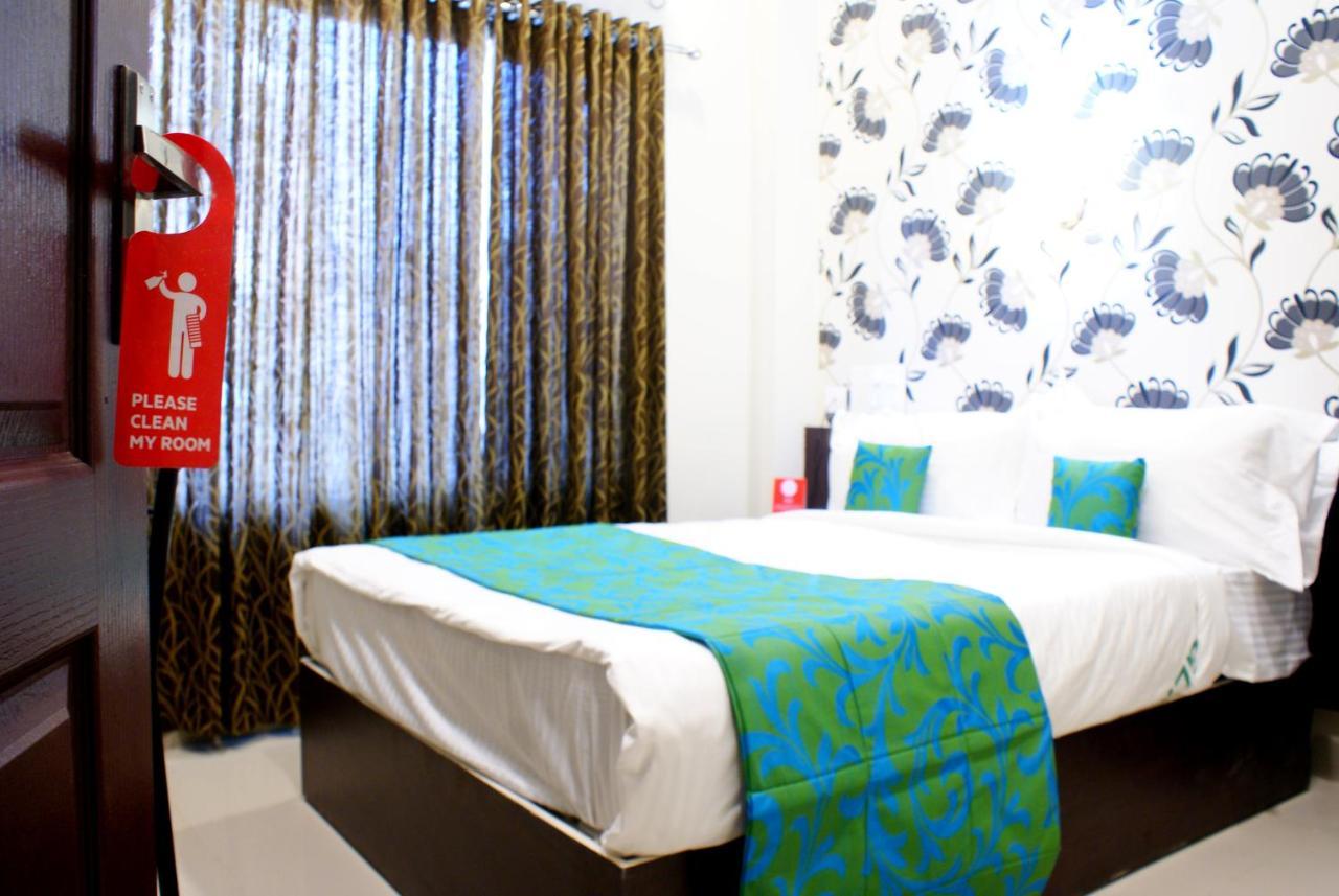 Collection O 8267 Galaxy Inn Kochi Exteriör bild